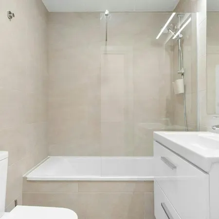 Eye Pool & Parking Free Apartment Malaga