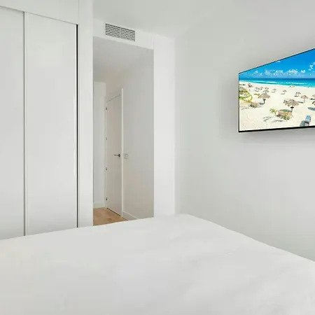 Eye Pool & Parking Free Apartment *