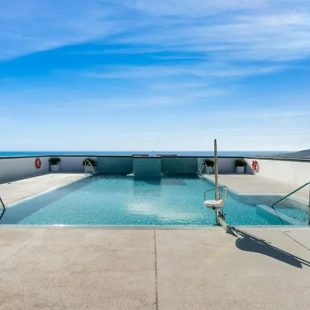 Eye Pool & Parking Free Malaga